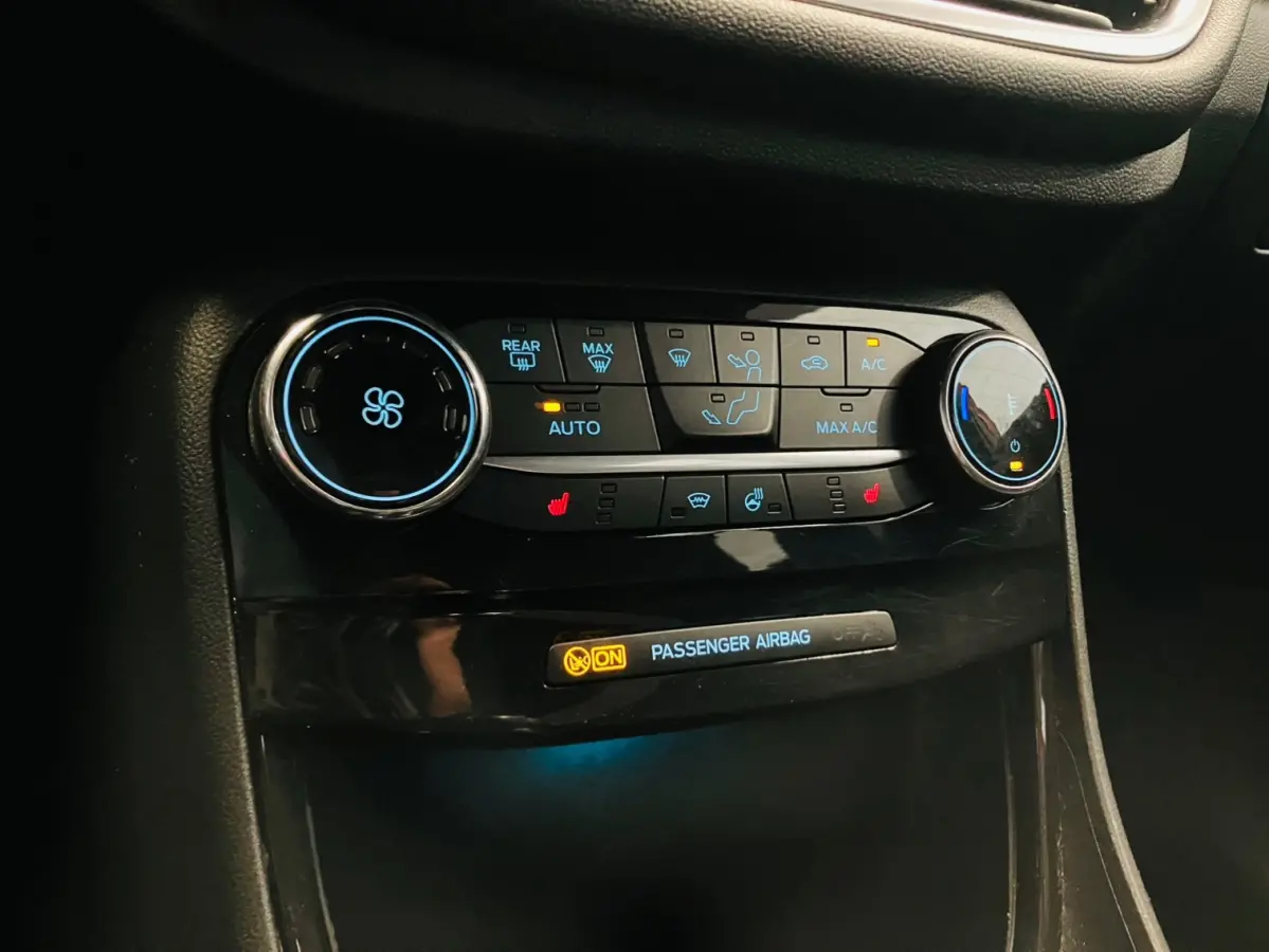 1.0 EcoBoost ST-Line X | CAMERA | LED | NAVI | CAR PLAY |