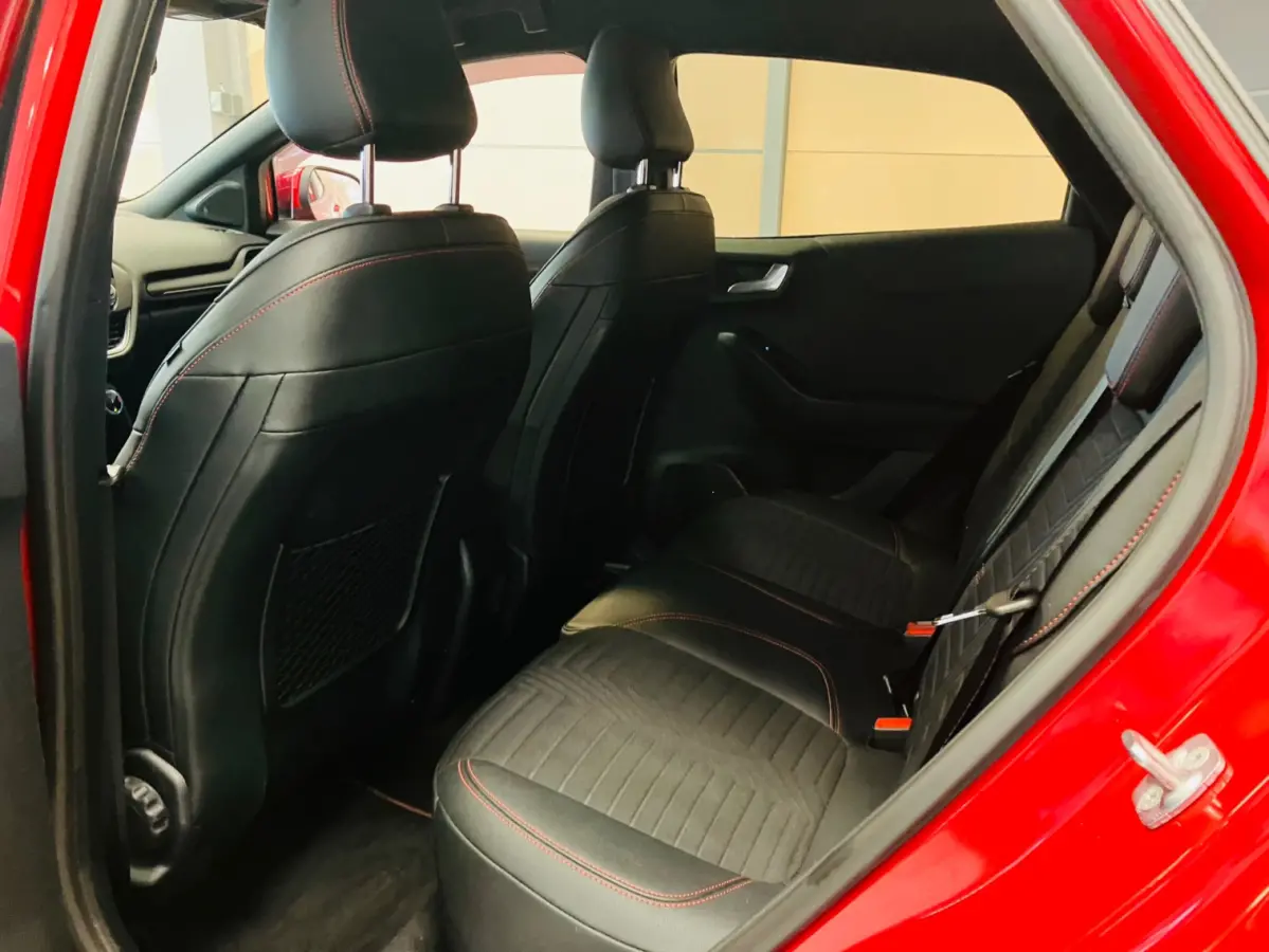 1.0 EcoBoost ST-Line X | CAMERA | LED | NAVI | CAR PLAY |