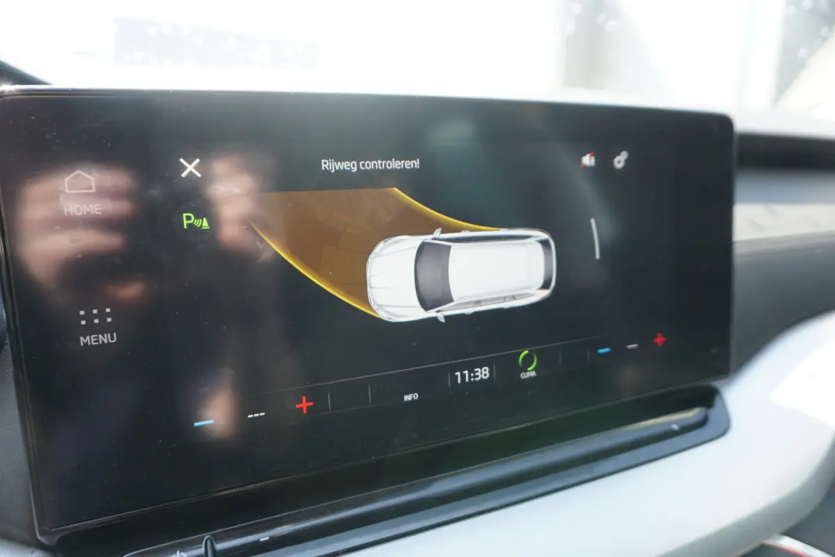 1.0 TSI Business Edition | CARPLAY | ECC | NAVI | CRUISE |
