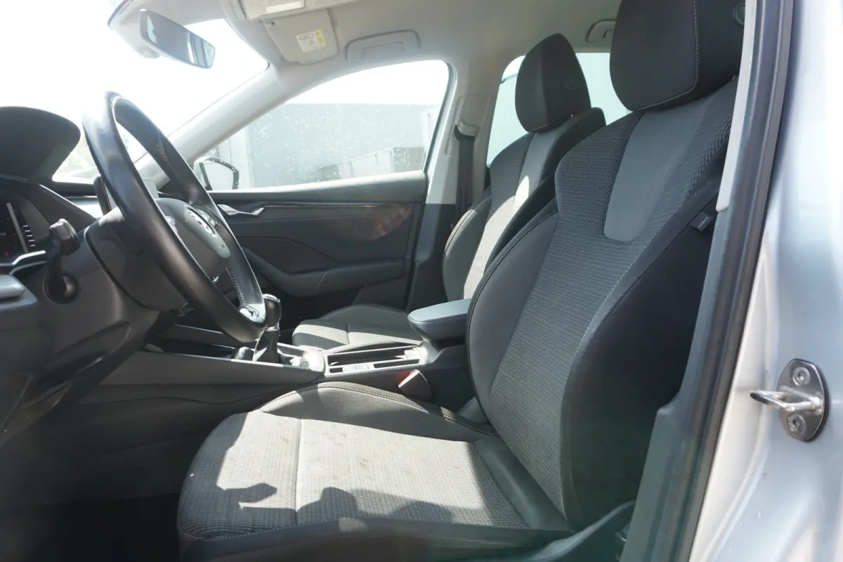 1.0 TSI Business Edition | CARPLAY | ECC | NAVI | CRUISE |
