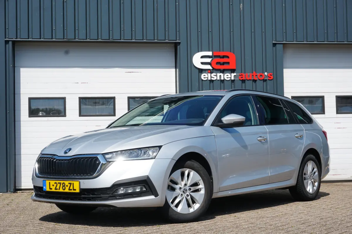 Škoda Octavia Combi 2021 Benzine Handgeschakeld leasen
