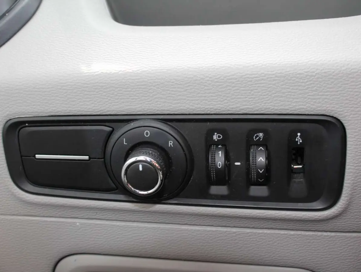 L3 65 kWh Elektrische Bakwagen Laadklep