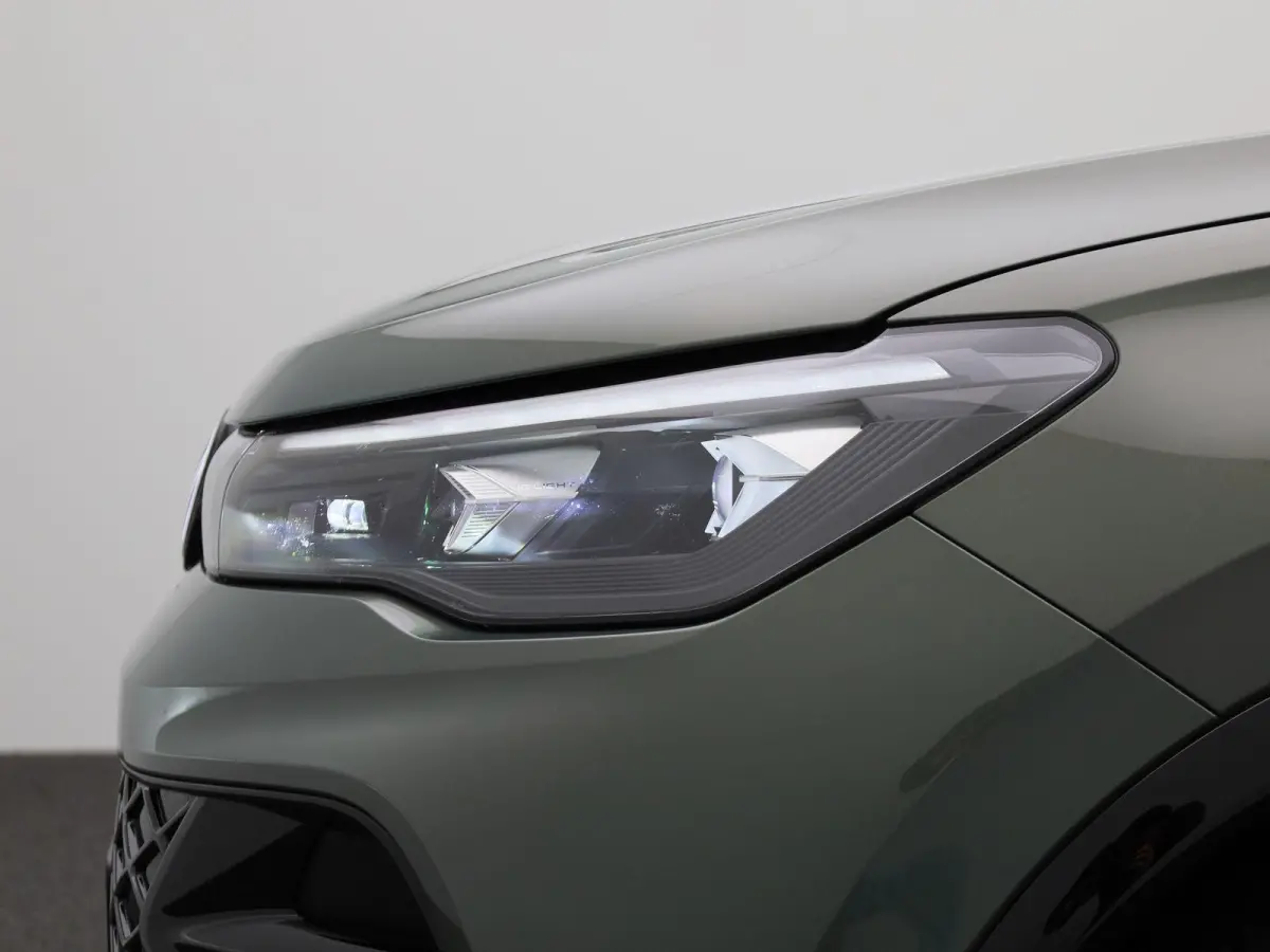 1.5 eHybrid R-Line Edition 272 PK| Origineel Nederlands | 1e Eigenaar | Panoramadak | Trekhaak | Navgatie | Achteruitrijcamera | Dodehoekdetectie | Achterklep Elektrisch