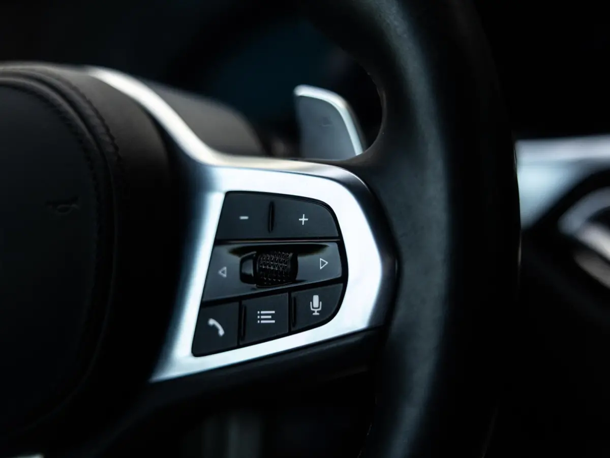 M240i xDrive | HARMAN KARDON | STOELMEMORY | ADAPTIEVE CRUISE CONTROL | INNOVATIE PAKKET | COMFORT PAKKET | BROOKLYN GRAU | 19 INCH JET BLACK |