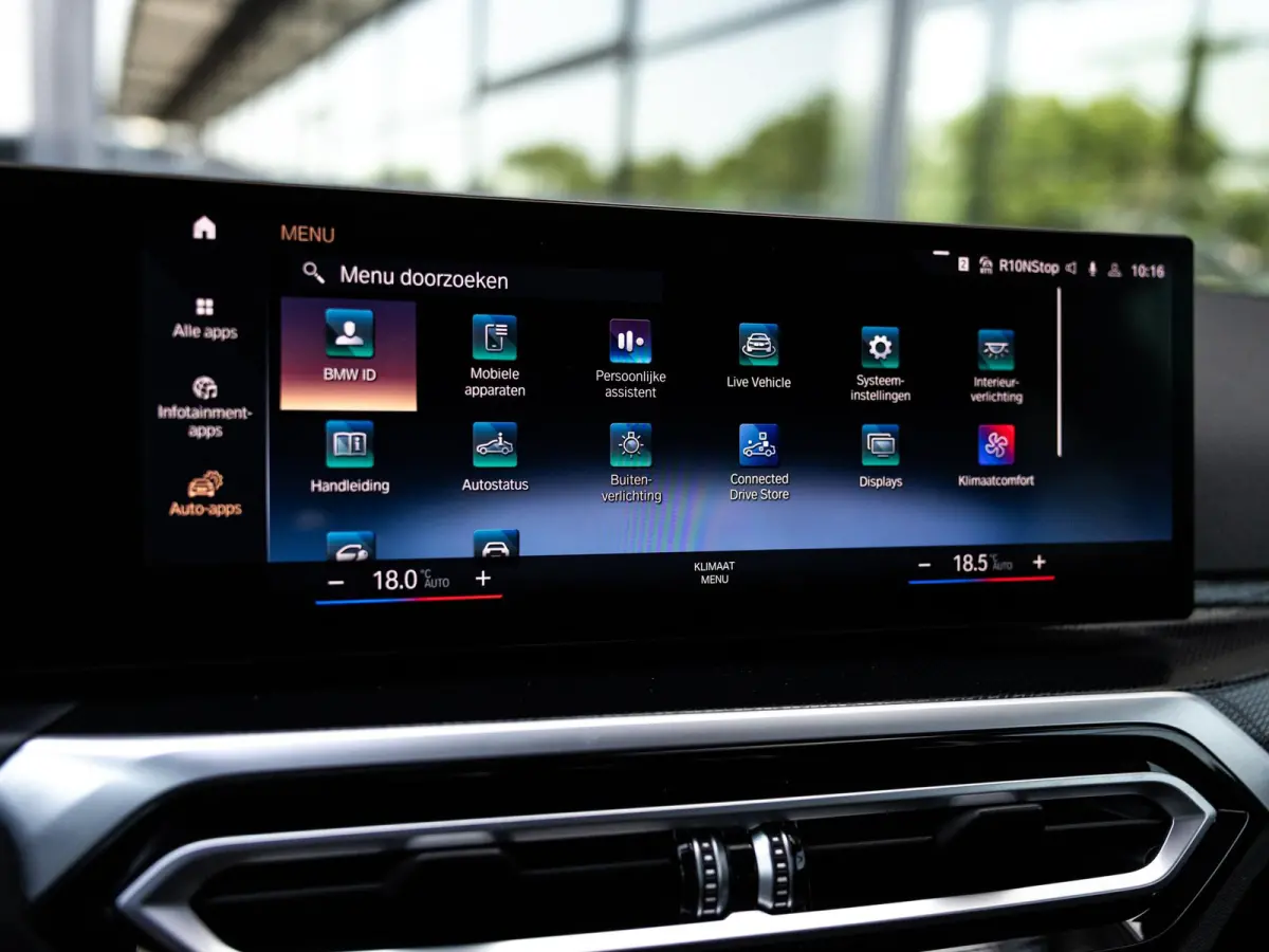 M240i xDrive | HARMAN KARDON | STOELMEMORY | ADAPTIEVE CRUISE CONTROL | INNOVATIE PAKKET | COMFORT PAKKET | BROOKLYN GRAU | 19 INCH JET BLACK |