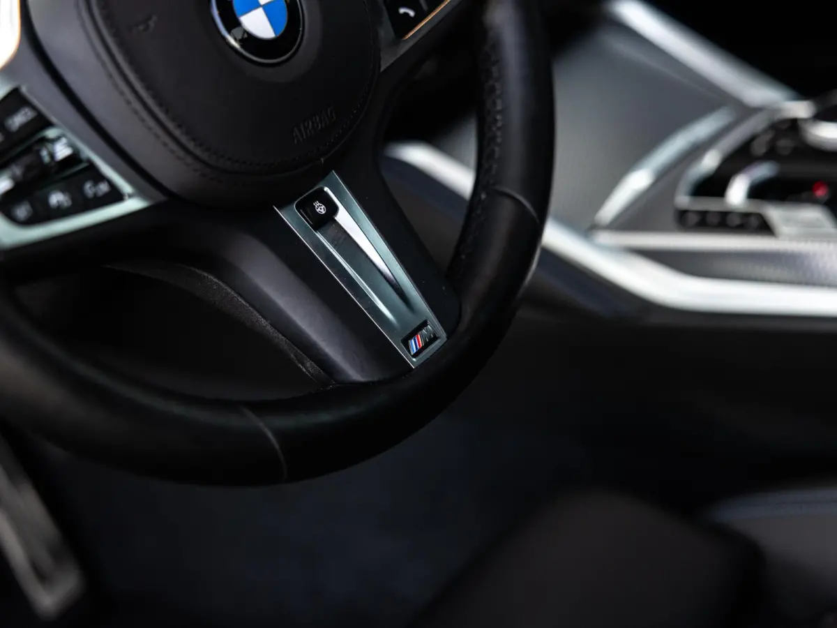 M240i xDrive | HARMAN KARDON | STOELMEMORY | ADAPTIEVE CRUISE CONTROL | INNOVATIE PAKKET | COMFORT PAKKET | BROOKLYN GRAU | 19 INCH JET BLACK |