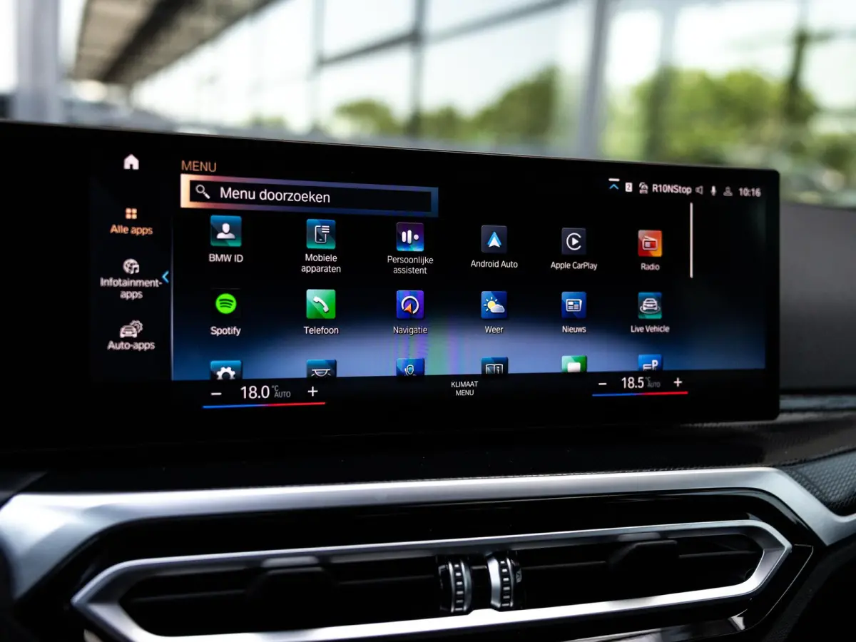 M240i xDrive | HARMAN KARDON | STOELMEMORY | ADAPTIEVE CRUISE CONTROL | INNOVATIE PAKKET | COMFORT PAKKET | BROOKLYN GRAU | 19 INCH JET BLACK |