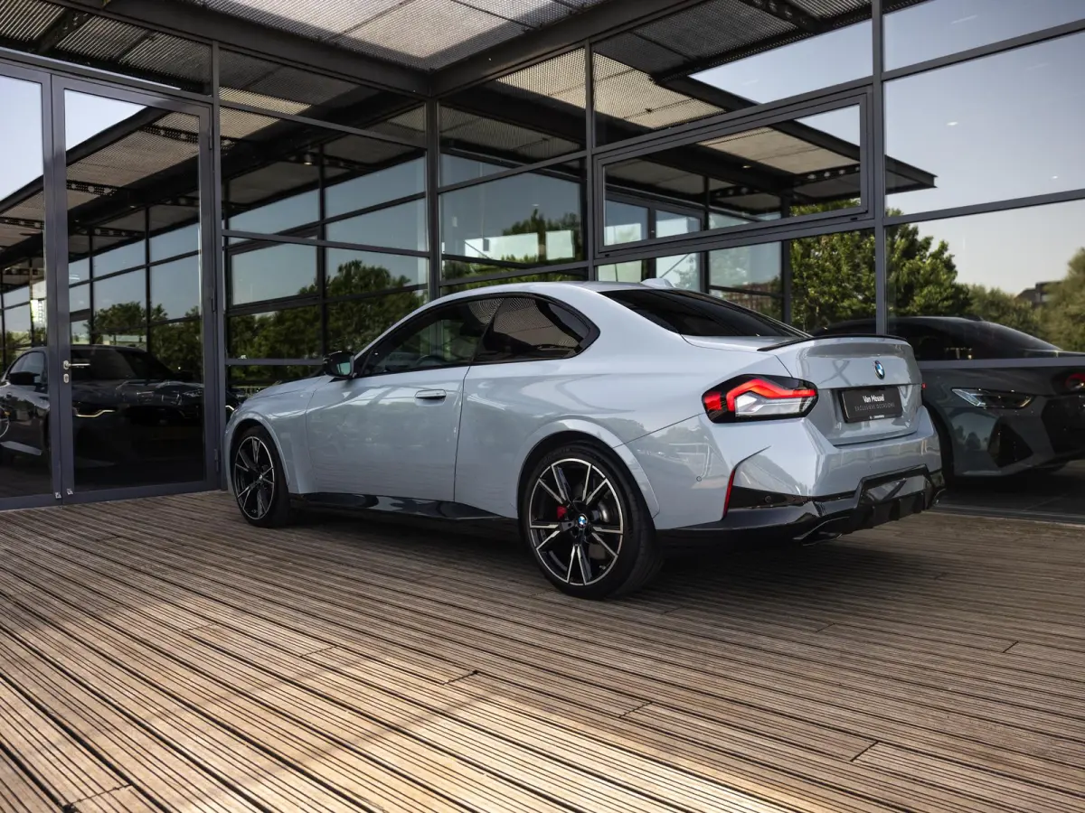 M240i xDrive | HARMAN KARDON | STOELMEMORY | ADAPTIEVE CRUISE CONTROL | INNOVATIE PAKKET | COMFORT PAKKET | BROOKLYN GRAU | 19 INCH JET BLACK |
