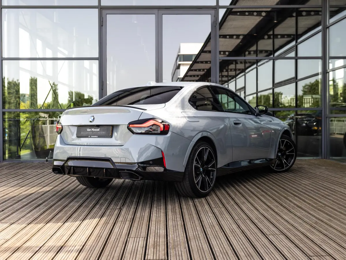 M240i xDrive | HARMAN KARDON | STOELMEMORY | ADAPTIEVE CRUISE CONTROL | INNOVATIE PAKKET | COMFORT PAKKET | BROOKLYN GRAU | 19 INCH JET BLACK |