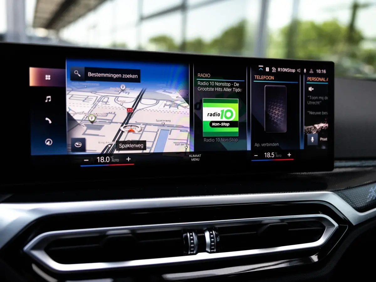 M240i xDrive | HARMAN KARDON | STOELMEMORY | ADAPTIEVE CRUISE CONTROL | INNOVATIE PAKKET | COMFORT PAKKET | BROOKLYN GRAU | 19 INCH JET BLACK |