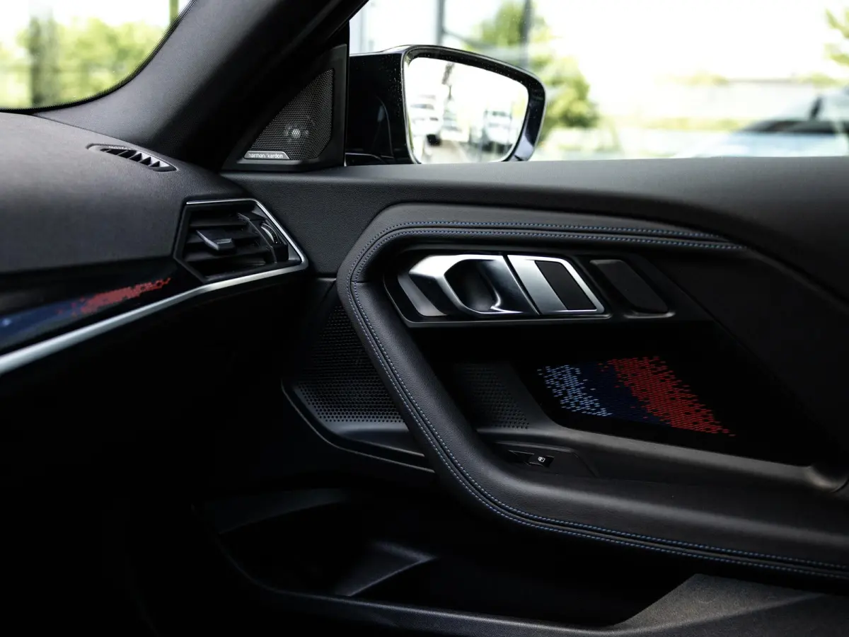 M240i xDrive | HARMAN KARDON | STOELMEMORY | ADAPTIEVE CRUISE CONTROL | INNOVATIE PAKKET | COMFORT PAKKET | BROOKLYN GRAU | 19 INCH JET BLACK |
