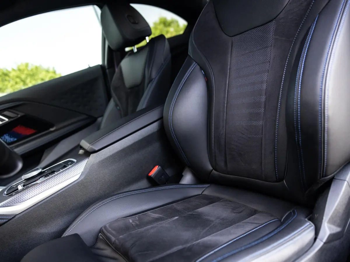 M240i xDrive | HARMAN KARDON | STOELMEMORY | ADAPTIEVE CRUISE CONTROL | INNOVATIE PAKKET | COMFORT PAKKET | BROOKLYN GRAU | 19 INCH JET BLACK |