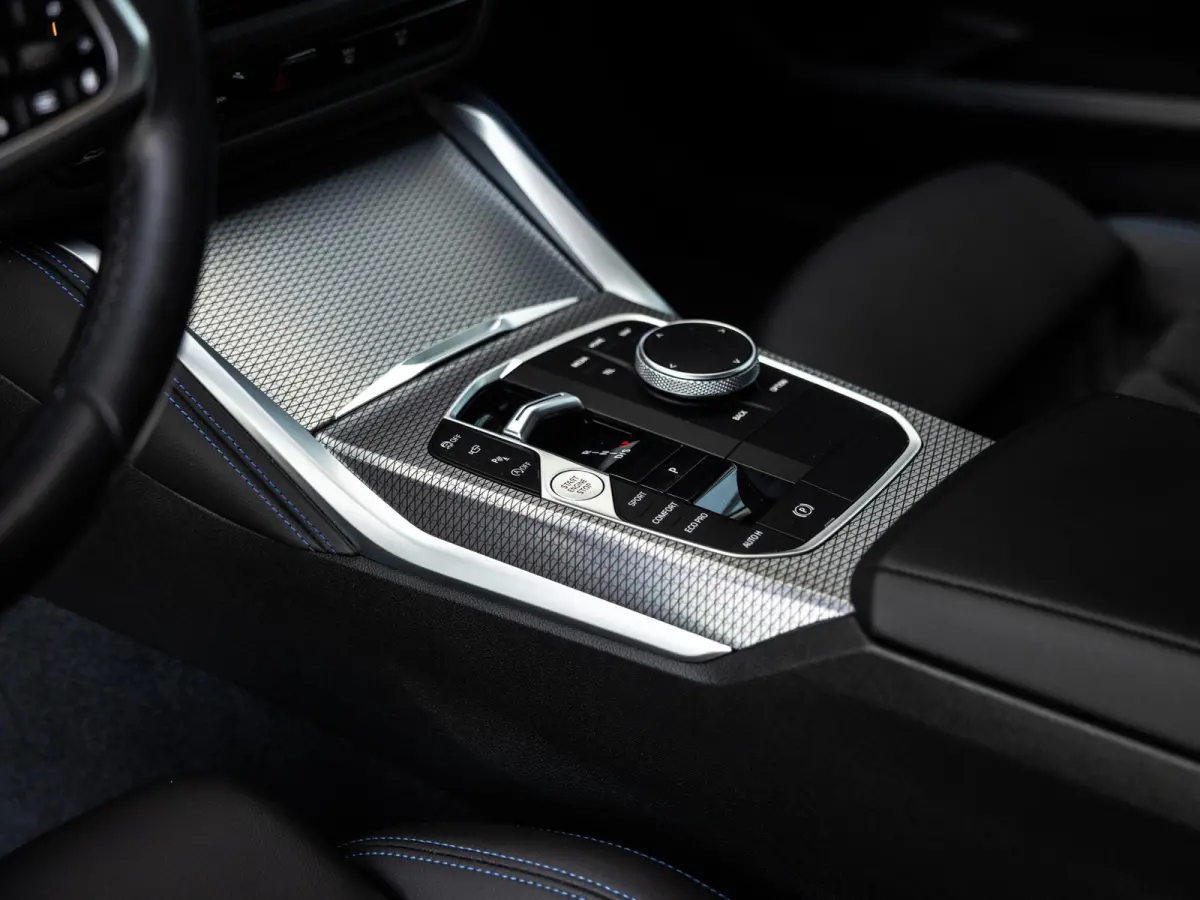 M240i xDrive | HARMAN KARDON | STOELMEMORY | ADAPTIEVE CRUISE CONTROL | INNOVATIE PAKKET | COMFORT PAKKET | BROOKLYN GRAU | 19 INCH JET BLACK |