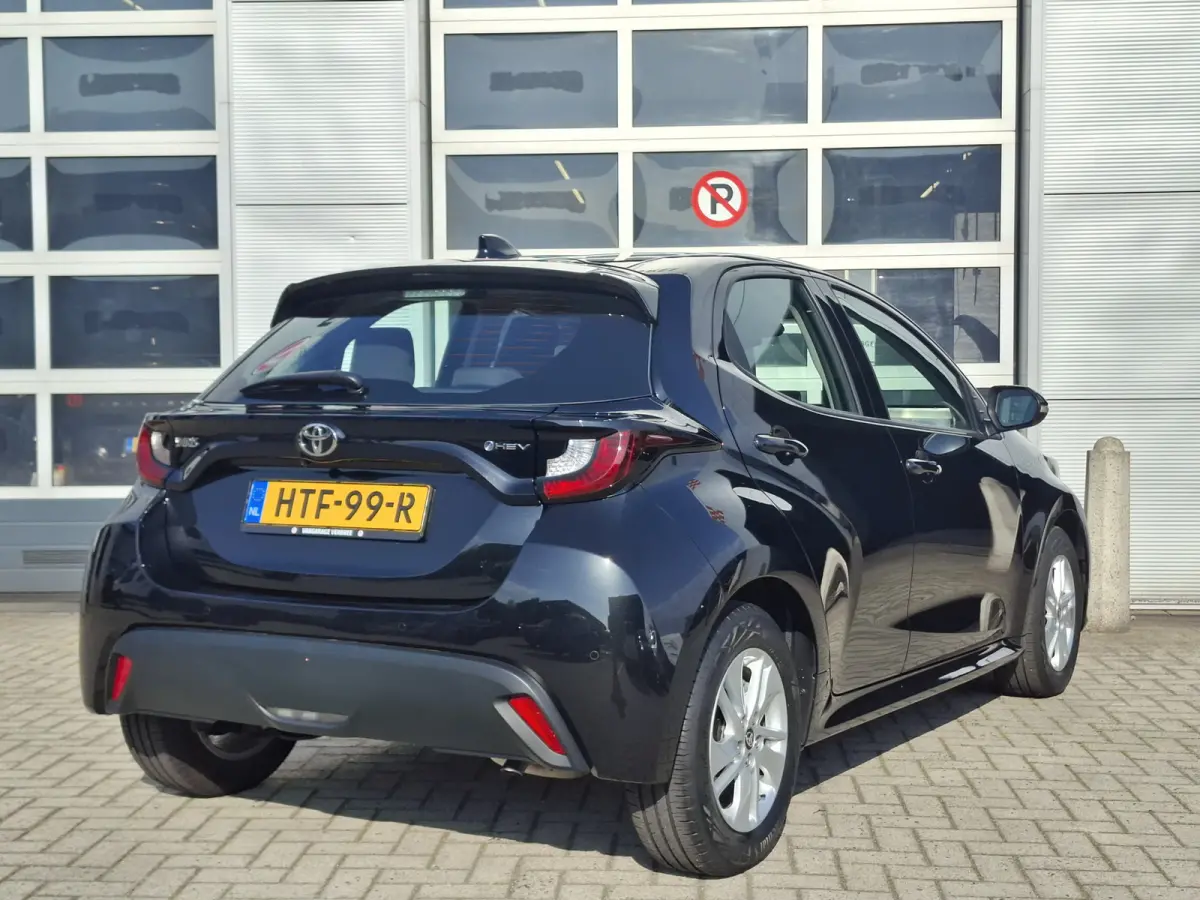 1.5 Hybrid 115 Active | Android Auto/Apple Carplay | LM Velgen 15" | Voorstoelen Verwarmd | Cruise Control Adaptief | Achteruitrijcamera | DAB |