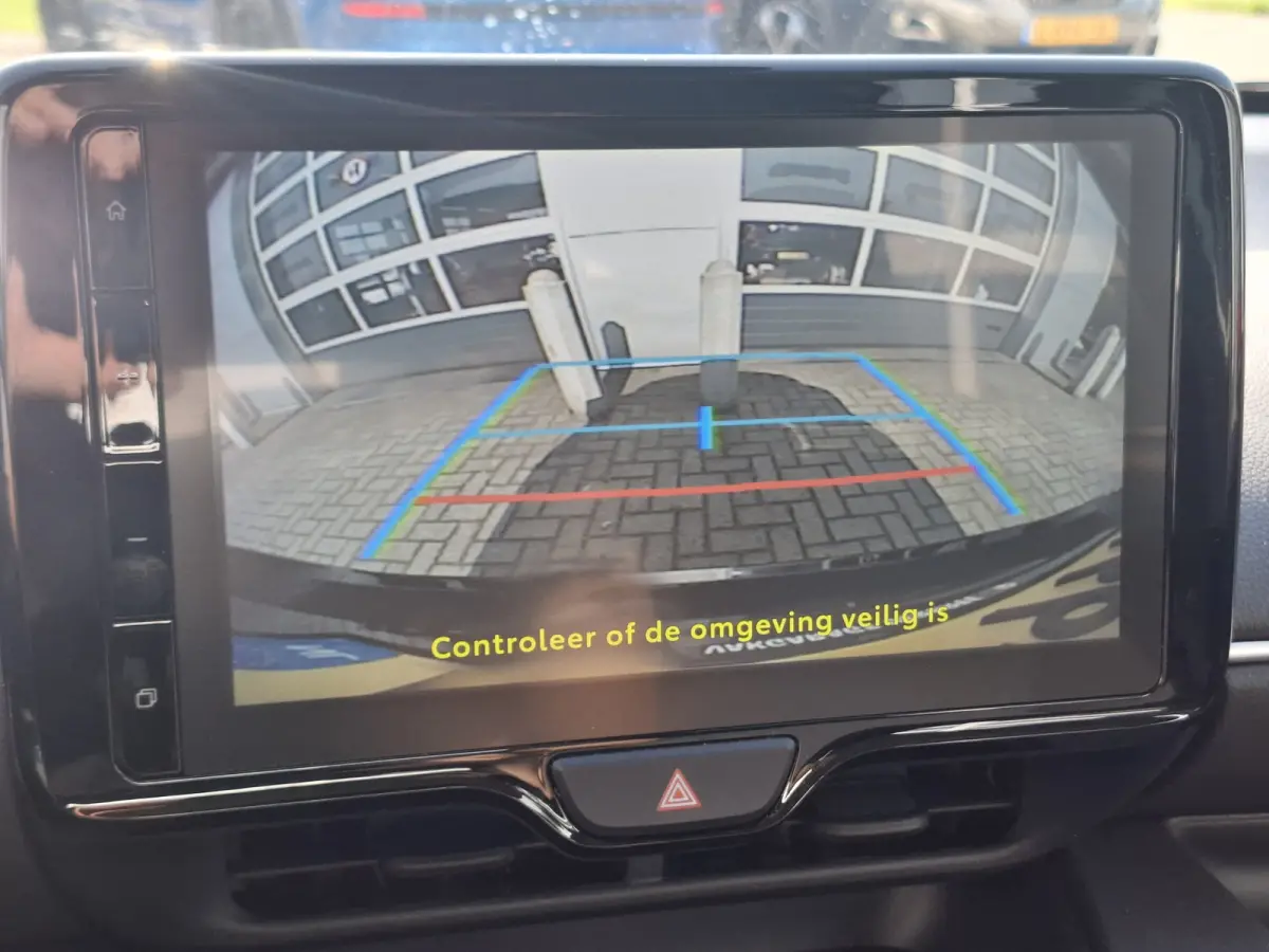 1.5 Hybrid 115 Active | Android Auto/Apple Carplay | LM Velgen 15" | Voorstoelen Verwarmd | Cruise Control Adaptief | Achteruitrijcamera | DAB |
