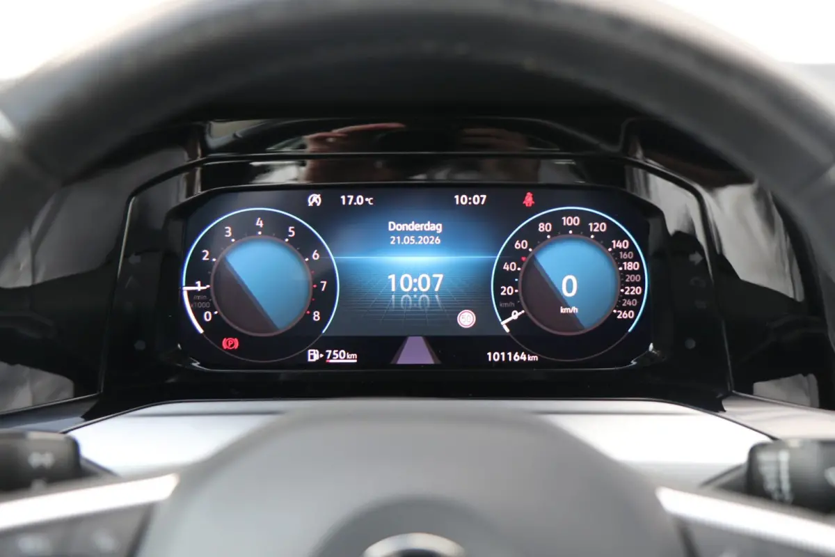1.0 TSI 110pk Life | Navigatie | App Connect | Parkeersensoren | LED Verlichting | Trekhaak