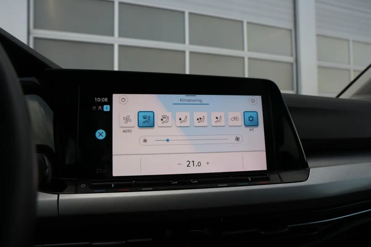 1.0 TSI 110pk Life | Navigatie | App Connect | Parkeersensoren | LED Verlichting | Trekhaak