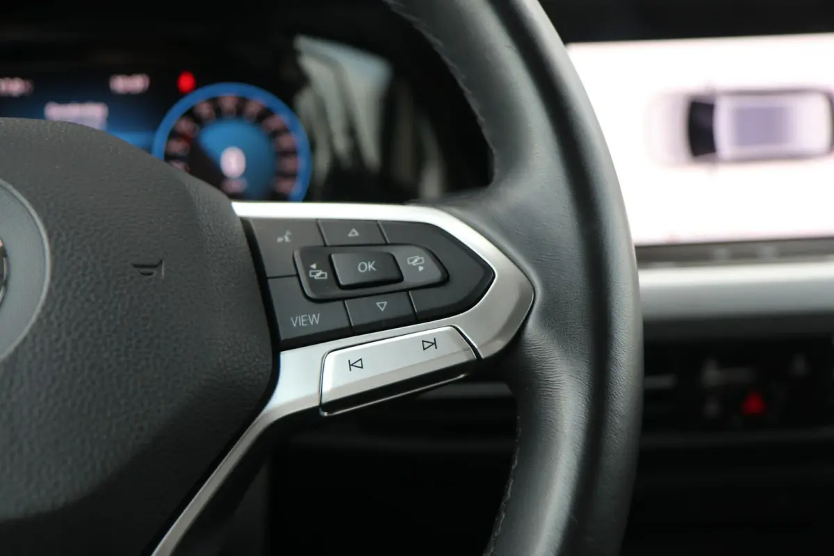1.0 TSI 110pk Life | Navigatie | App Connect | Parkeersensoren | LED Verlichting | Trekhaak