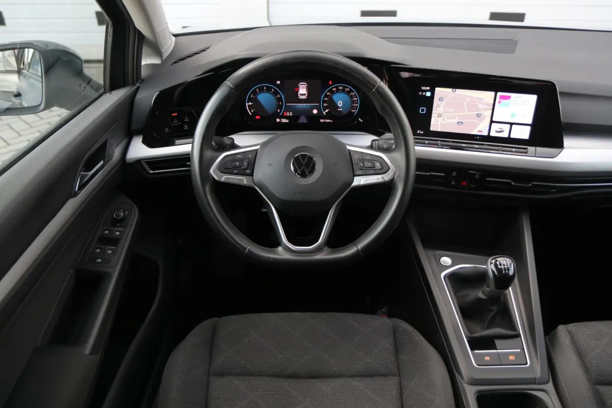 1.0 TSI 110pk Life | Navigatie | App Connect | Parkeersensoren | LED Verlichting | Trekhaak