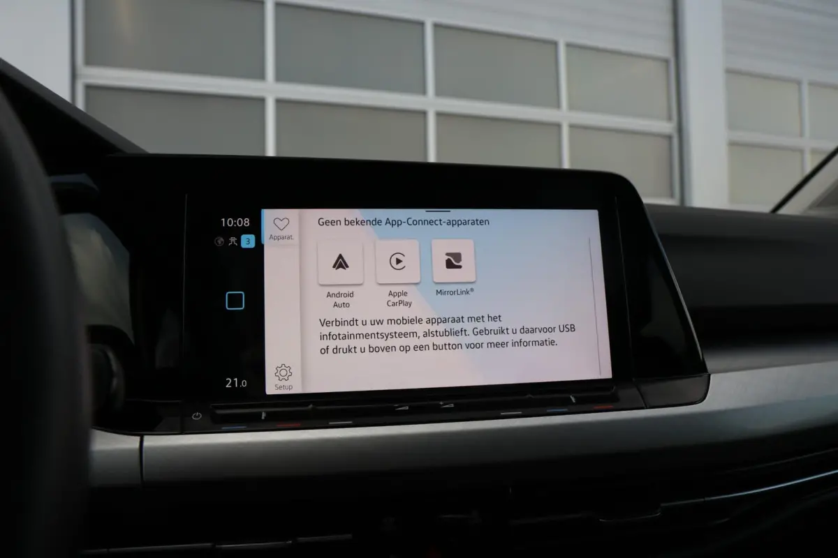 1.0 TSI 110pk Life | Navigatie | App Connect | Parkeersensoren | LED Verlichting | Trekhaak
