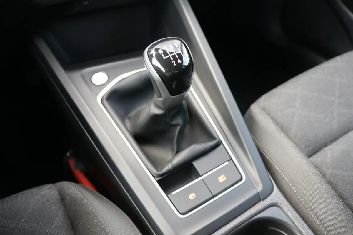 1.0 TSI 110pk Life | Navigatie | App Connect | Parkeersensoren | LED Verlichting | Trekhaak
