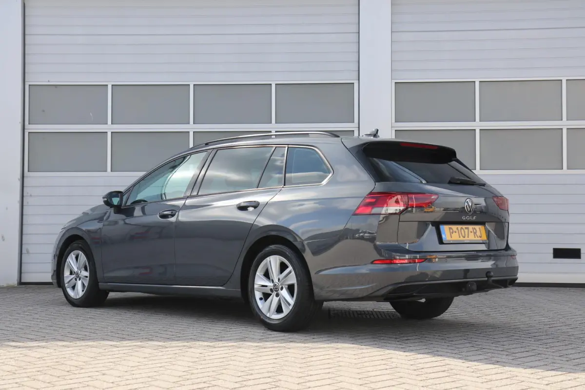 1.0 TSI 110pk Life | Navigatie | App Connect | Parkeersensoren | LED Verlichting | Trekhaak