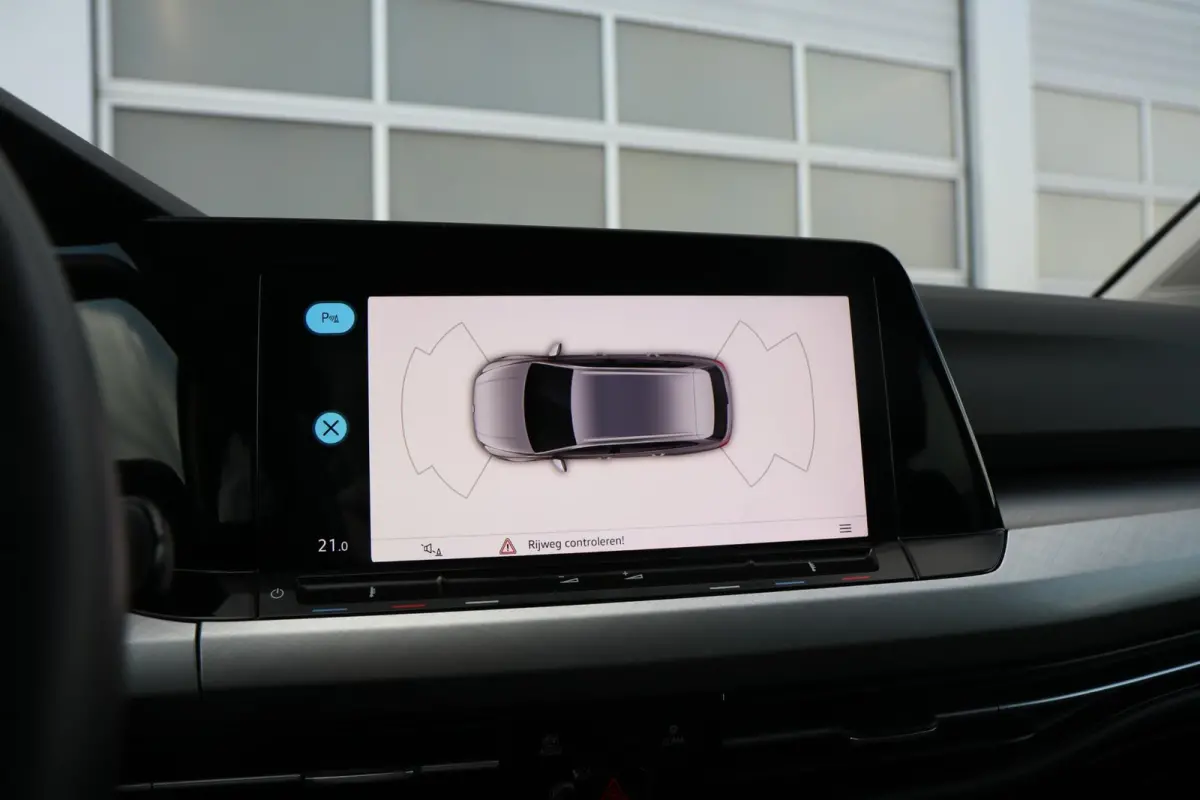 1.0 TSI 110pk Life | Navigatie | App Connect | Parkeersensoren | LED Verlichting | Trekhaak