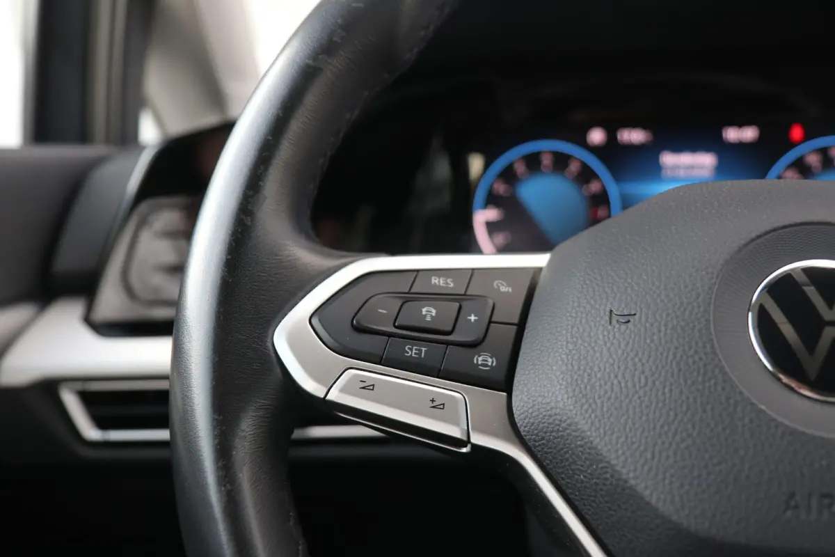 1.0 TSI 110pk Life | Navigatie | App Connect | Parkeersensoren | LED Verlichting | Trekhaak