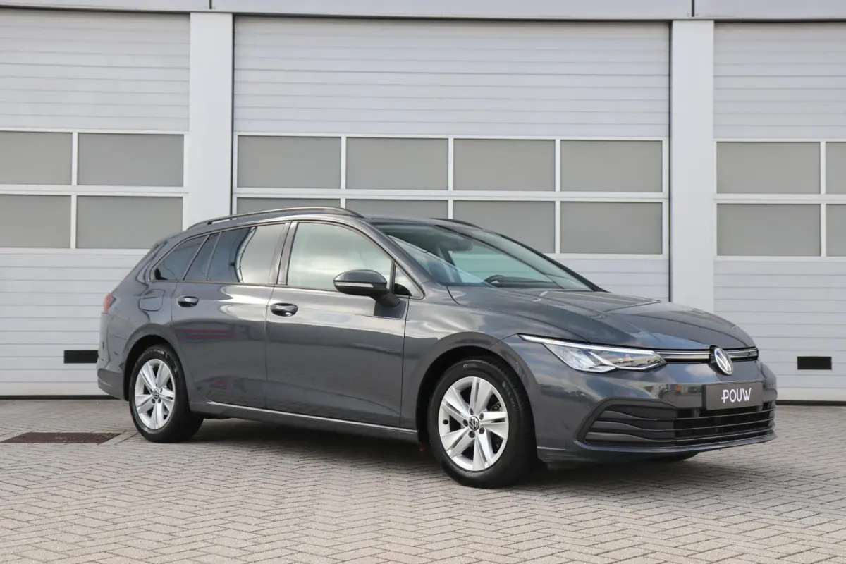 1.0 TSI 110pk Life | Navigatie | App Connect | Parkeersensoren | LED Verlichting | Trekhaak