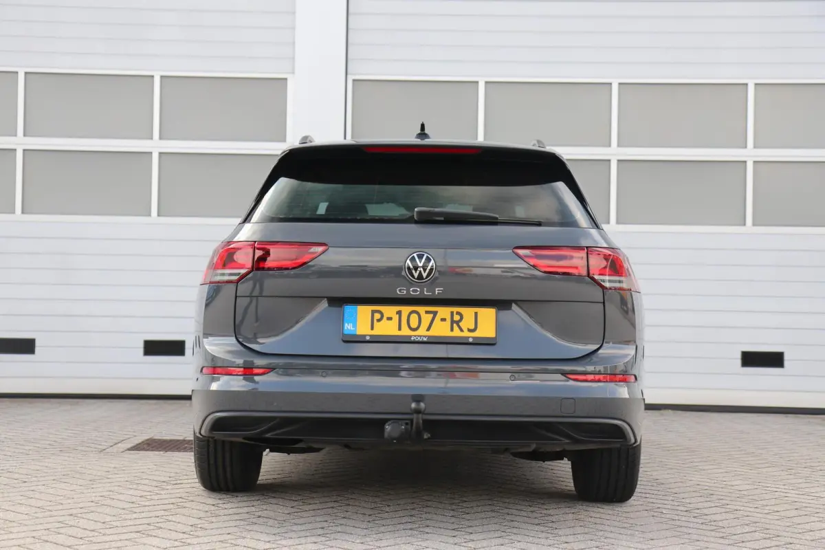 1.0 TSI 110pk Life | Navigatie | App Connect | Parkeersensoren | LED Verlichting | Trekhaak