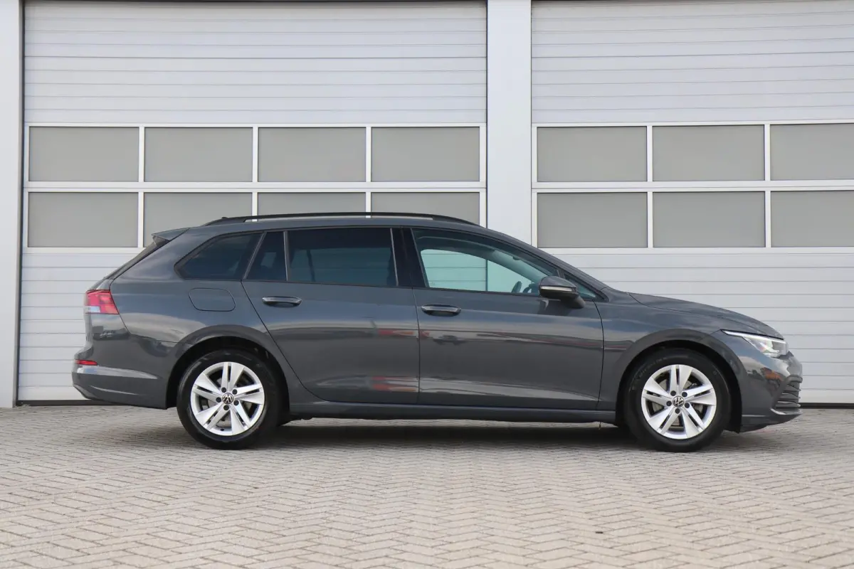 1.0 TSI 110pk Life | Navigatie | App Connect | Parkeersensoren | LED Verlichting | Trekhaak