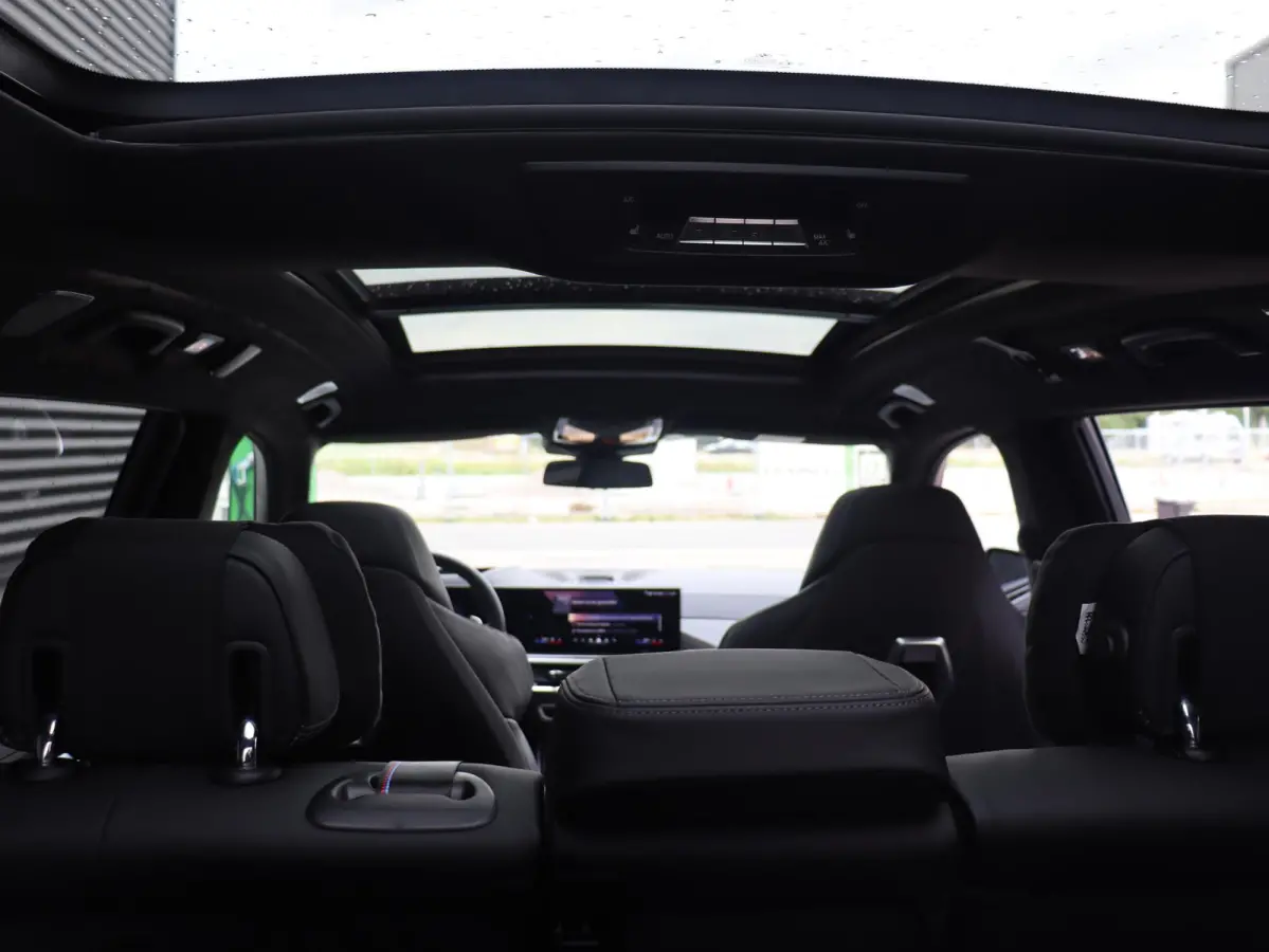 xDrive40i | M Sportpakket Pro | Bowers & Wilkins | Soft-Close | Panoramdak Sky Lounge |  Iconic Glow kristalkoplampen