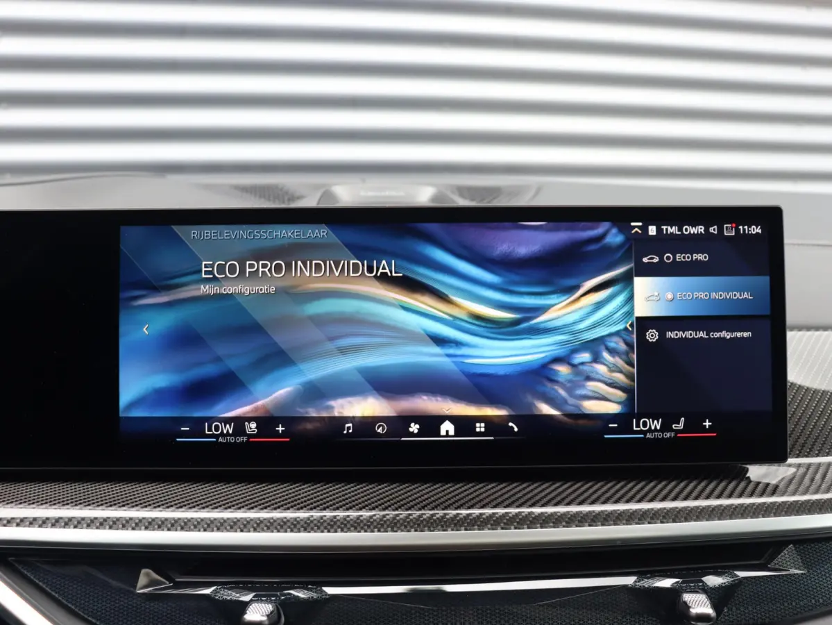 xDrive40i | M Sportpakket Pro | Bowers & Wilkins | Soft-Close | Panoramdak Sky Lounge |  Iconic Glow kristalkoplampen