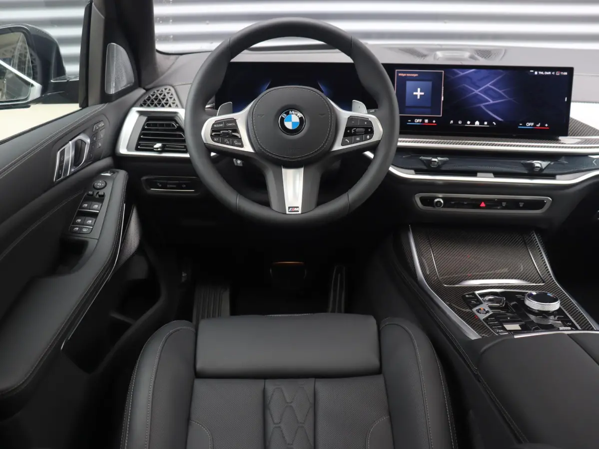 xDrive40i | M Sportpakket Pro | Bowers & Wilkins | Soft-Close | Panoramdak Sky Lounge |  Iconic Glow kristalkoplampen