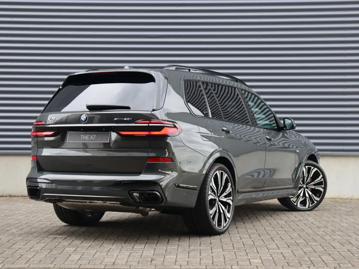 xDrive40i | M Sportpakket Pro | Bowers & Wilkins | Soft-Close | Panoramdak Sky Lounge |  Iconic Glow kristalkoplampen