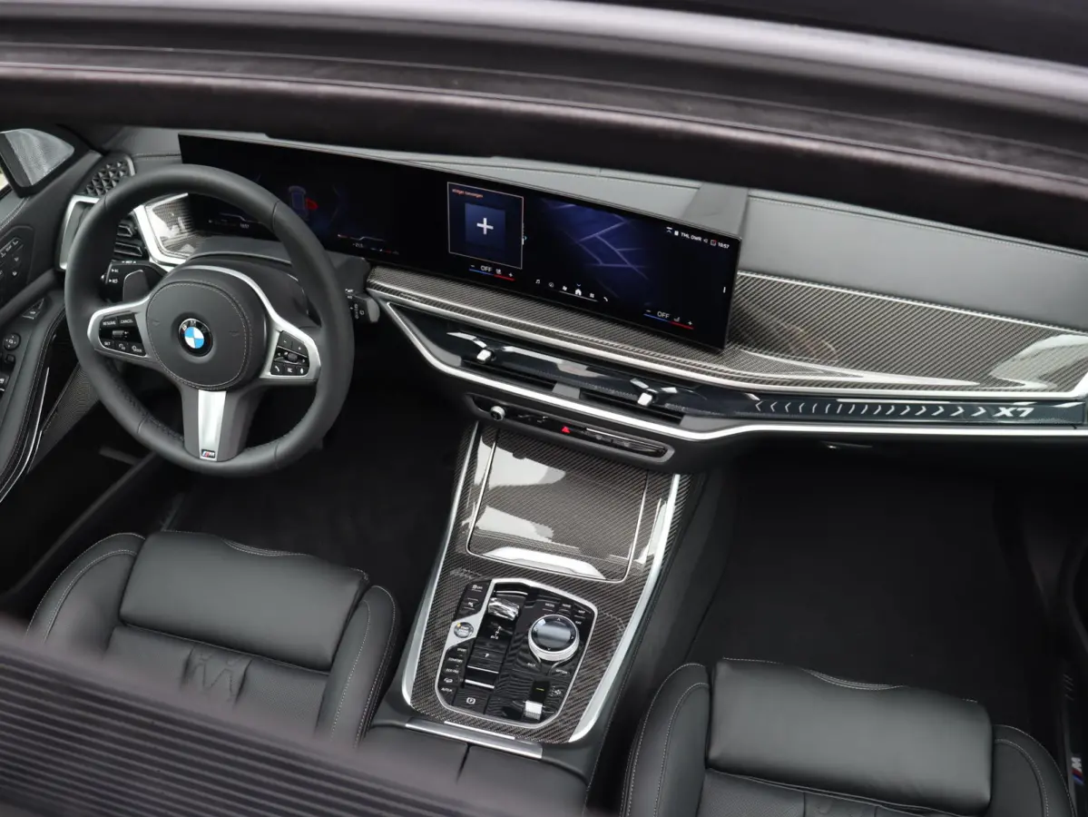 xDrive40i | M Sportpakket Pro | Bowers & Wilkins | Soft-Close | Panoramdak Sky Lounge |  Iconic Glow kristalkoplampen