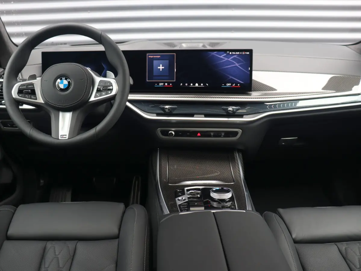 xDrive40i | M Sportpakket Pro | Bowers & Wilkins | Soft-Close | Panoramdak Sky Lounge |  Iconic Glow kristalkoplampen