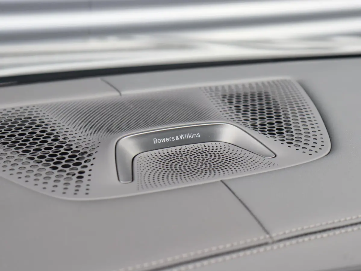 xDrive40i | M Sportpakket Pro | Bowers & Wilkins | Soft-Close | Panoramdak Sky Lounge |  Iconic Glow kristalkoplampen