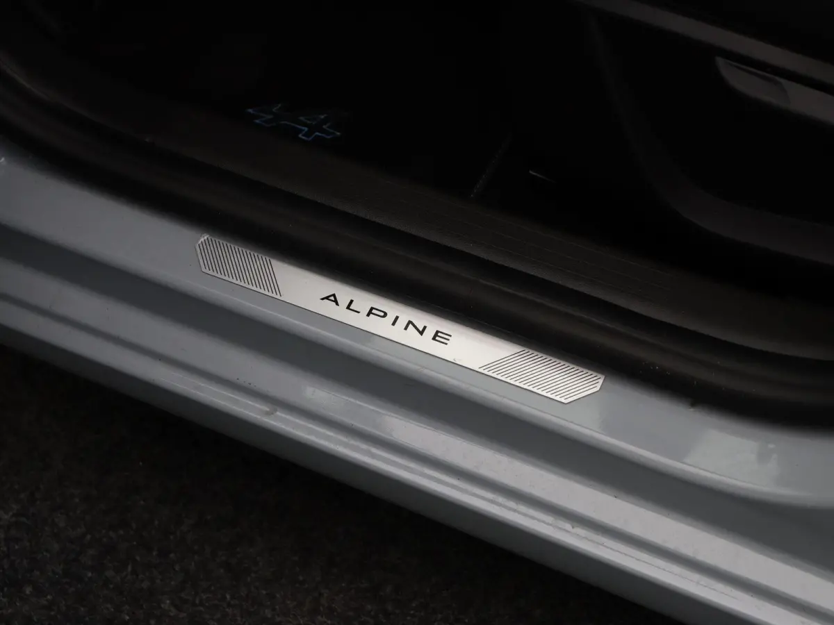 Full Hybrid 145pk Esprit Alpine | Stuur- Stoelverwarming | Dodehoek detectie | Adaptieve cruise control |