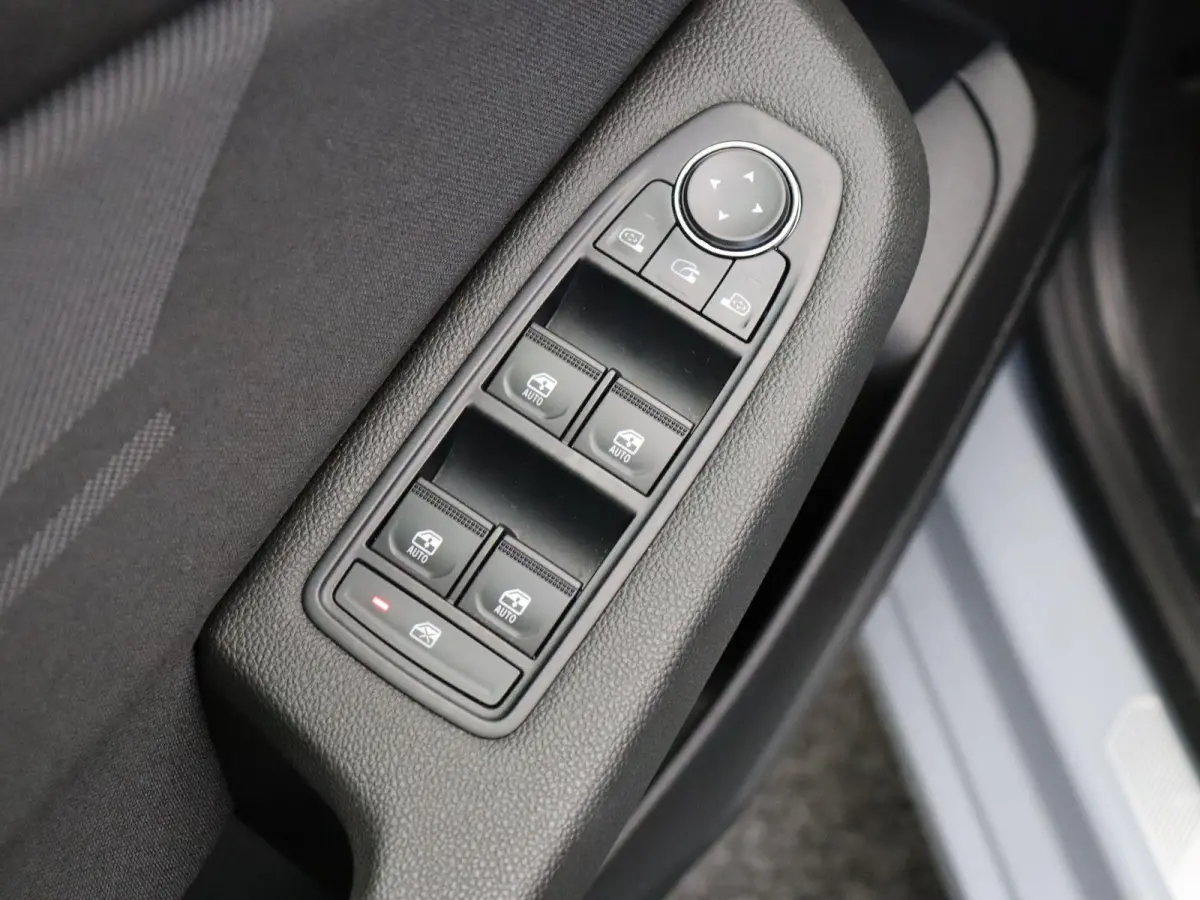 Full Hybrid 145pk Esprit Alpine | Stuur- Stoelverwarming | Dodehoek detectie | Adaptieve cruise control |