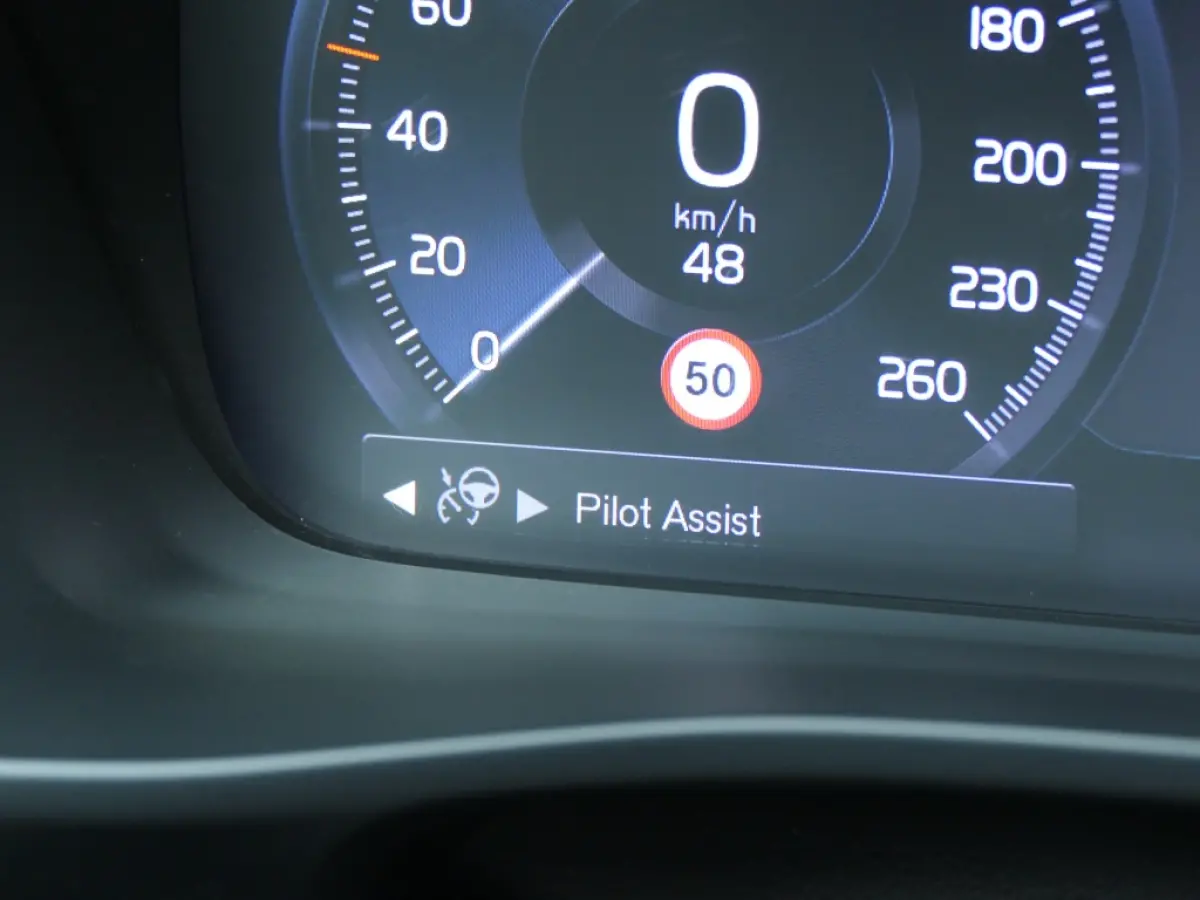T5 AUT AWD R-Design Panoramadak / Harman/Kardon / Trekhaak / Cam