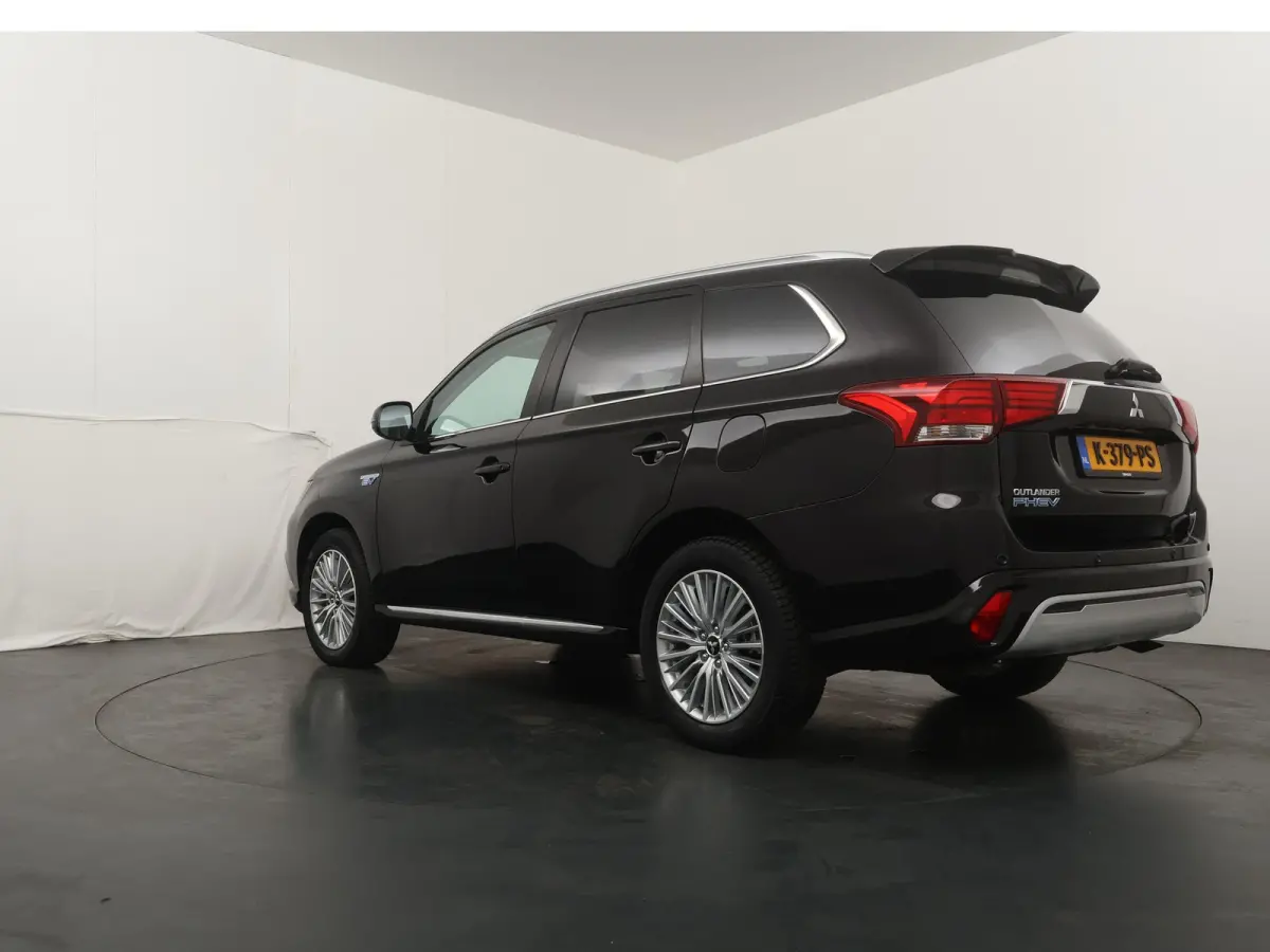 2.4 PHEV Intense | Half leder | Stoelverw. | Standkachel |