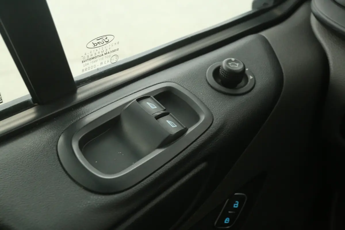2.0 TDCI L2H1 | 2800kg Trekgew. | Airco | Cruise | Camera | 3 Zits | Carplay | Trekhaak