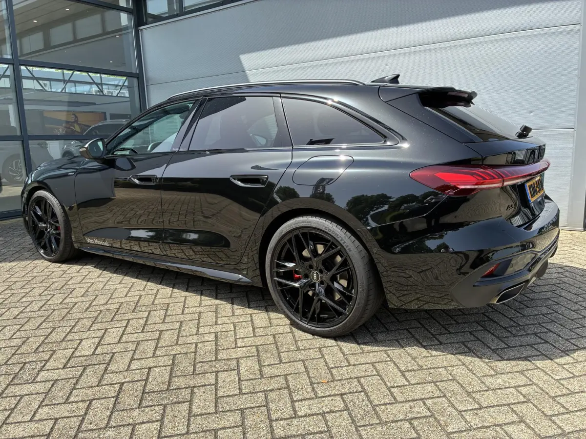 Avant 2.0 quattro S edition Navigatie | Trekhaak | 20" Lm Velgen | Achteruitrij Camera | Apple Carplay | Optiek pakket Zwart | Airco