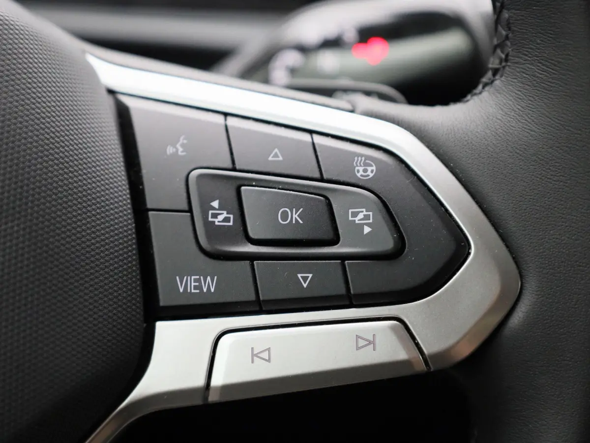 1.5 eTsi Life First Edition 116 PK| Origineel Nederlands | 1 Eigenaar | Achteruitrijcamera | Dodehoekdetectie | Apple Carplay | Climatronic | Parkeersensoren Voor & Achter