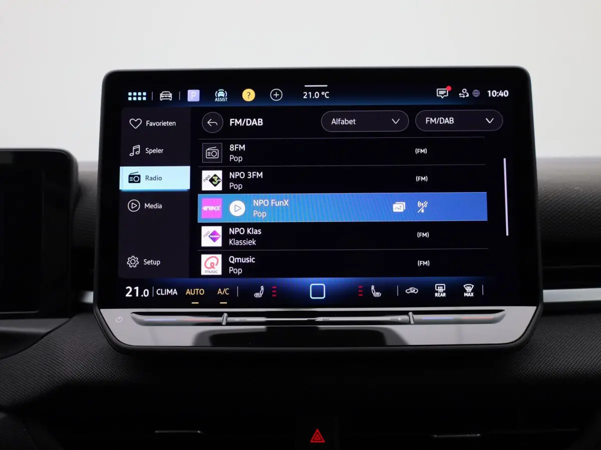 1.5 eTsi Life First Edition 116 PK| Origineel Nederlands | 1 Eigenaar | Achteruitrijcamera | Dodehoekdetectie | Apple Carplay | Climatronic | Parkeersensoren Voor & Achter
