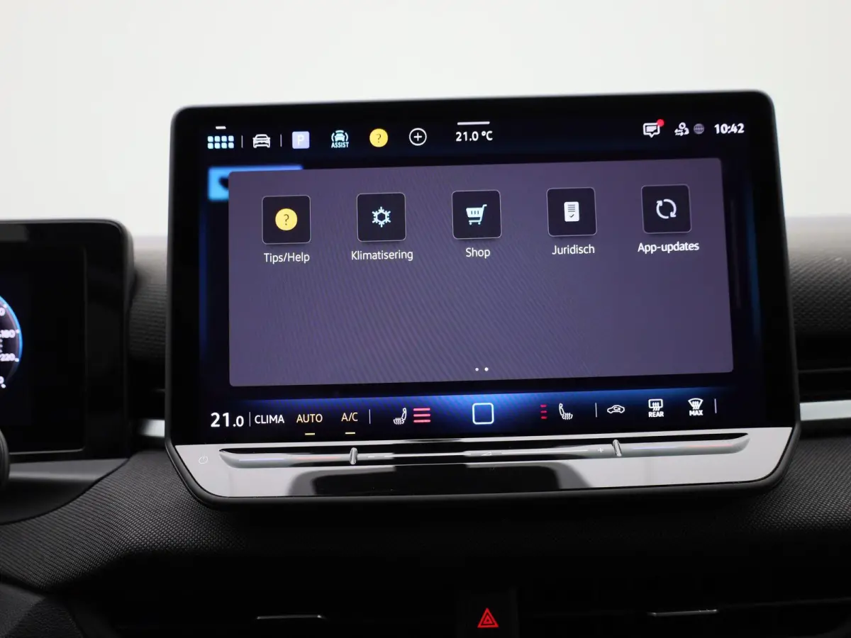1.5 eTsi Life First Edition 116 PK| Origineel Nederlands | 1 Eigenaar | Achteruitrijcamera | Dodehoekdetectie | Apple Carplay | Climatronic | Parkeersensoren Voor & Achter