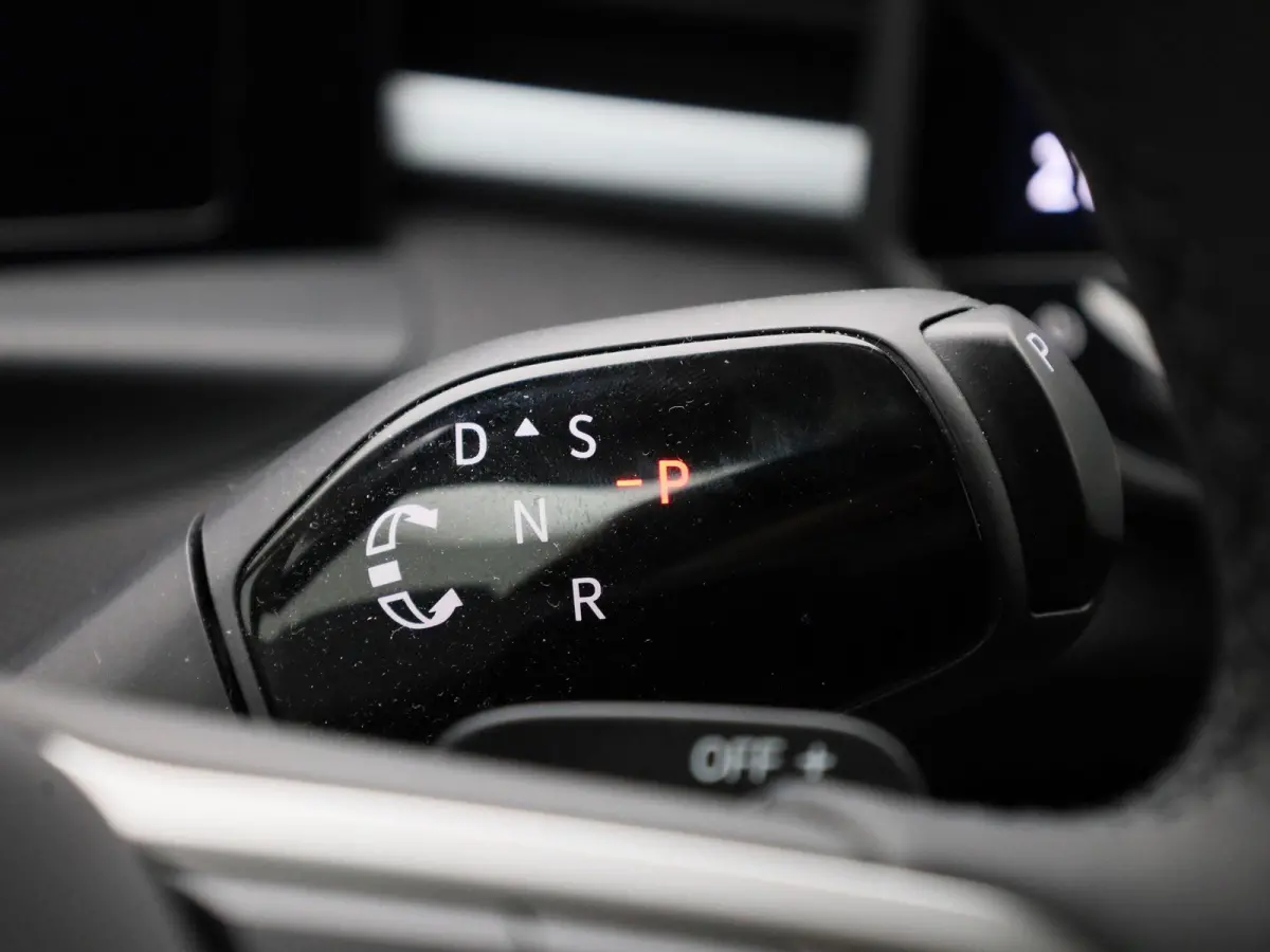 1.5 eTsi Life First Edition 116 PK| Origineel Nederlands | 1 Eigenaar | Achteruitrijcamera | Dodehoekdetectie | Apple Carplay | Climatronic | Parkeersensoren Voor & Achter