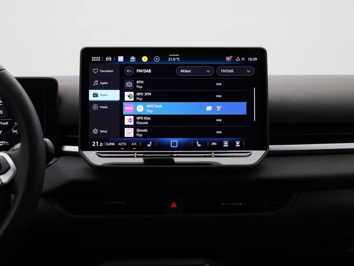 1.5 eTsi Life First Edition 116 PK| Origineel Nederlands | 1 Eigenaar | Achteruitrijcamera | Dodehoekdetectie | Apple Carplay | Climatronic | Parkeersensoren Voor & Achter