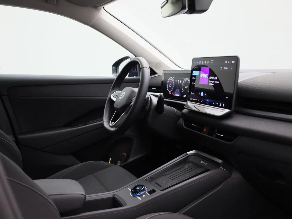 1.5 eTsi Life First Edition 116 PK| Origineel Nederlands | 1 Eigenaar | Achteruitrijcamera | Dodehoekdetectie | Apple Carplay | Climatronic | Parkeersensoren Voor & Achter